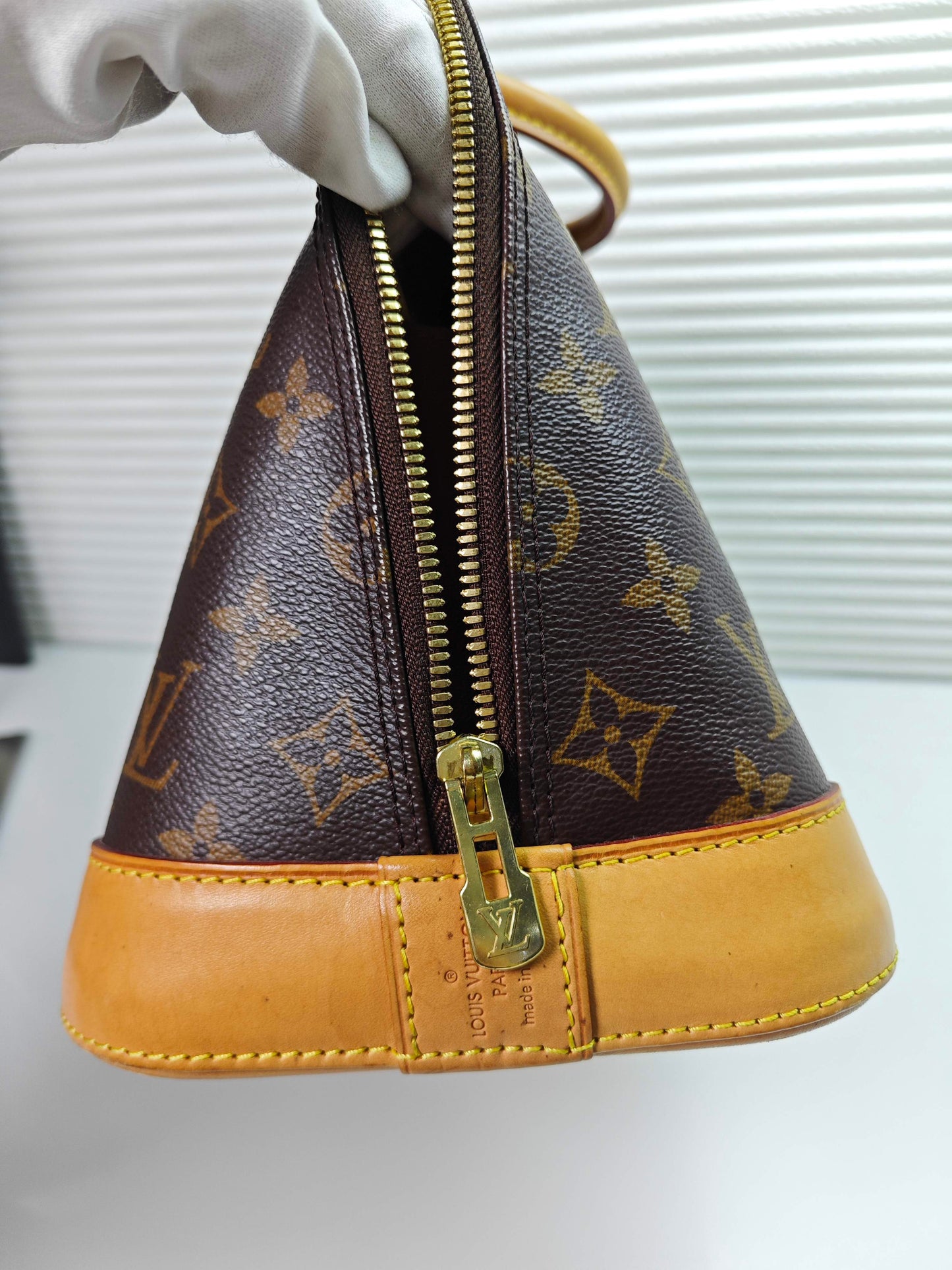 Louis Vuitton - Alma - Leather - Brown - (medium)