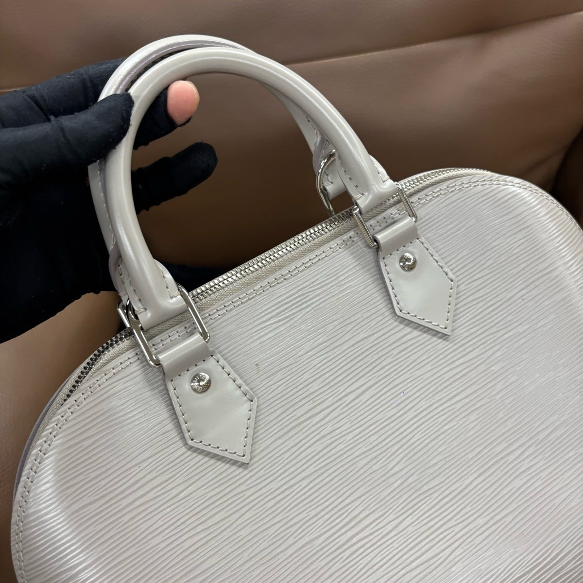 Louis Vuitton - Alma - Leather - Grey