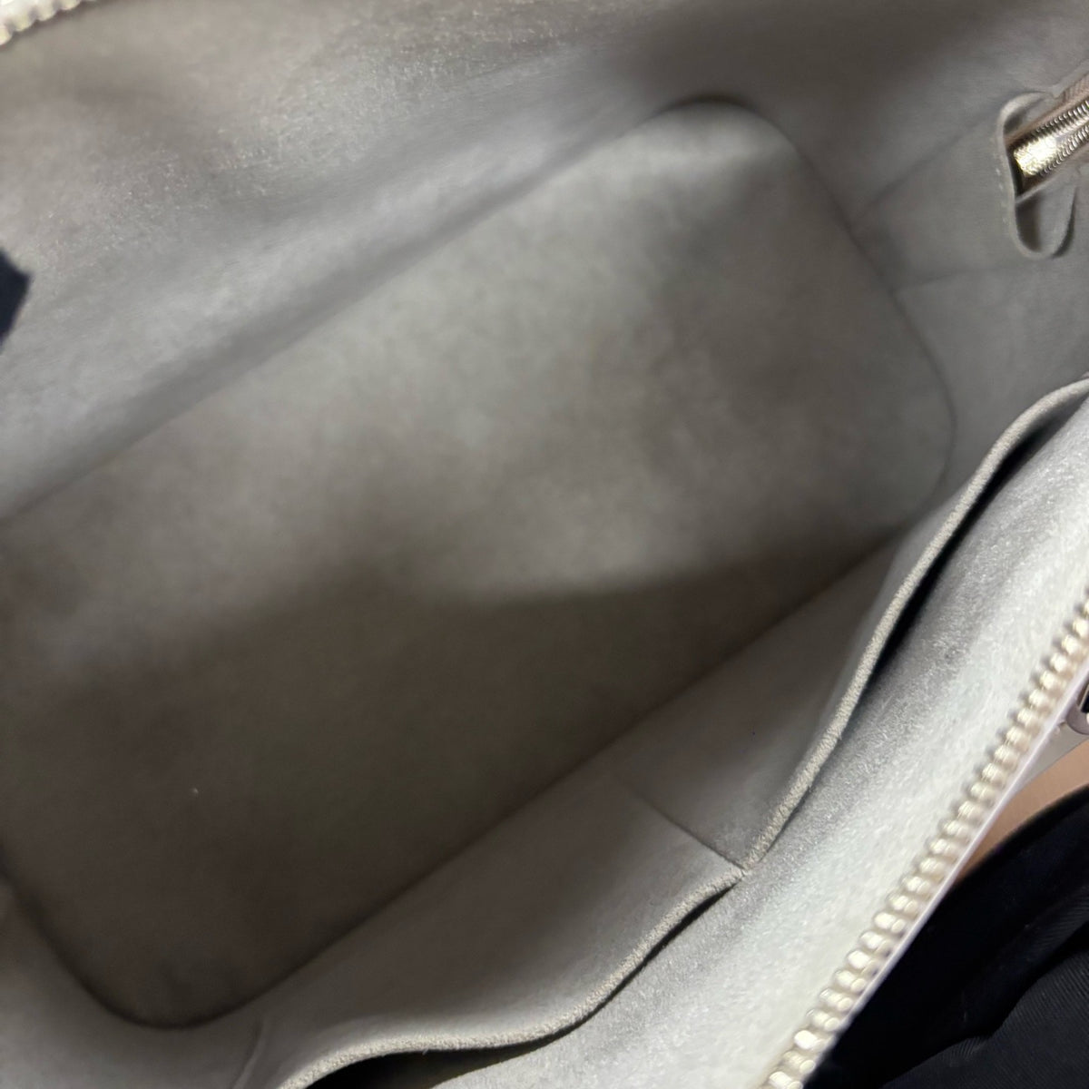 Louis Vuitton - Alma - Leather - Grey