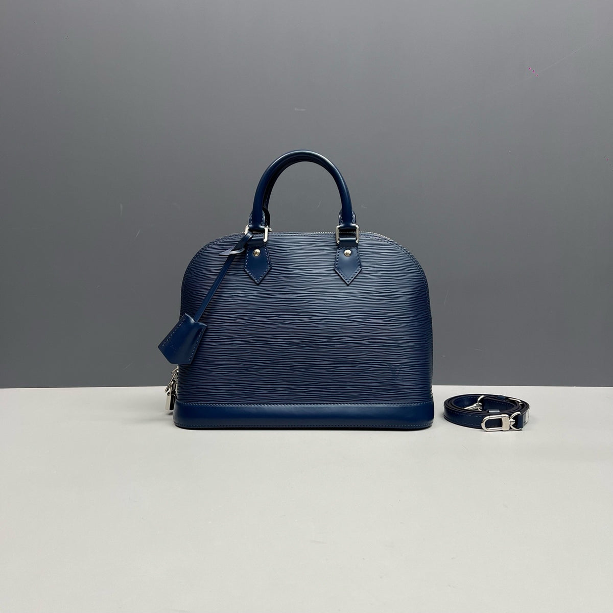 Louis Vuitton - Alma - Leather - Navy - (medium)