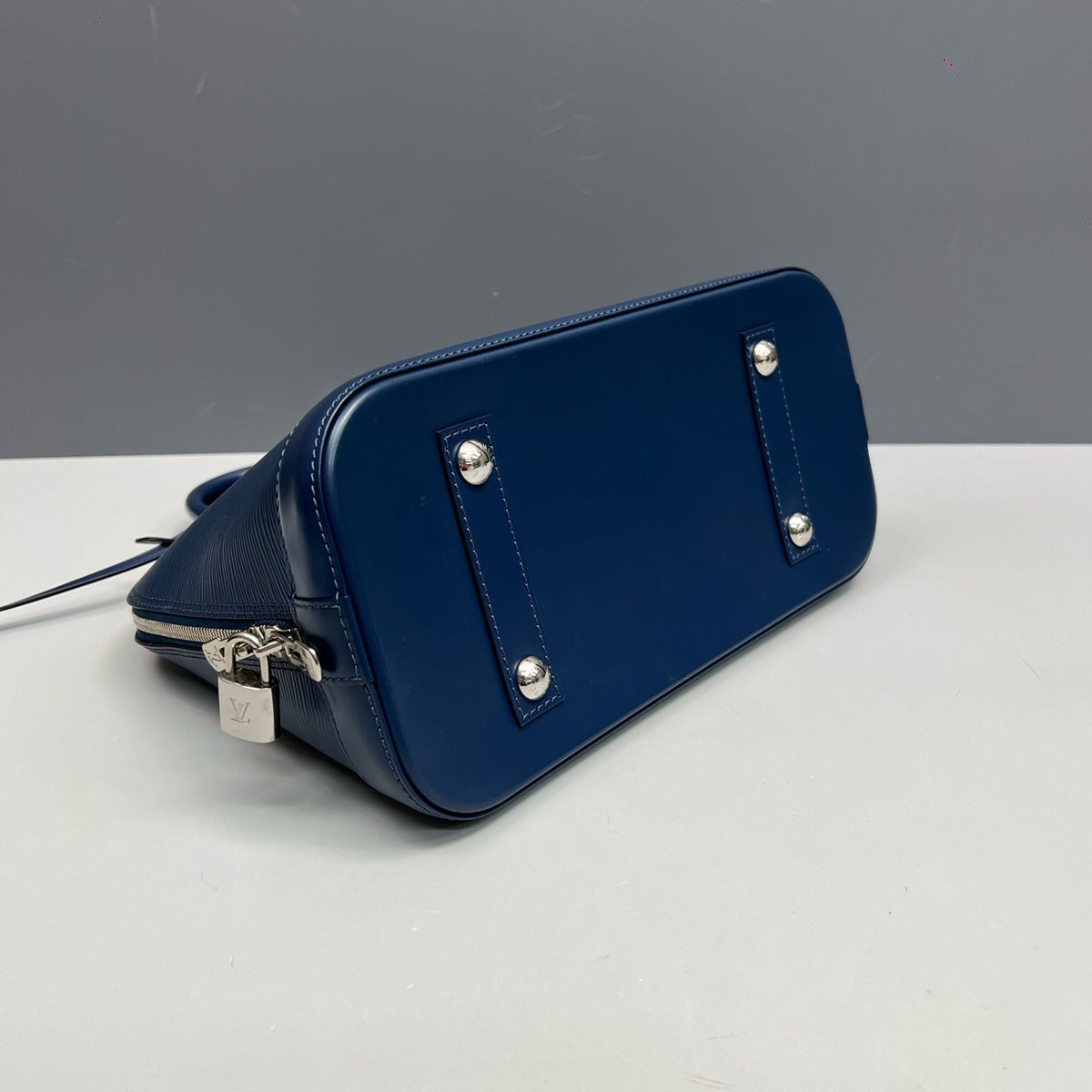 Louis Vuitton - Alma - Leather - Navy - (medium)
