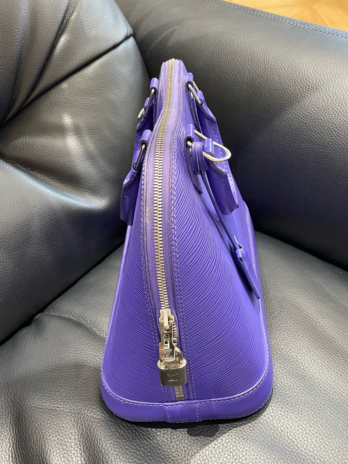 Louis Vuitton - Alma - Leather - Purple