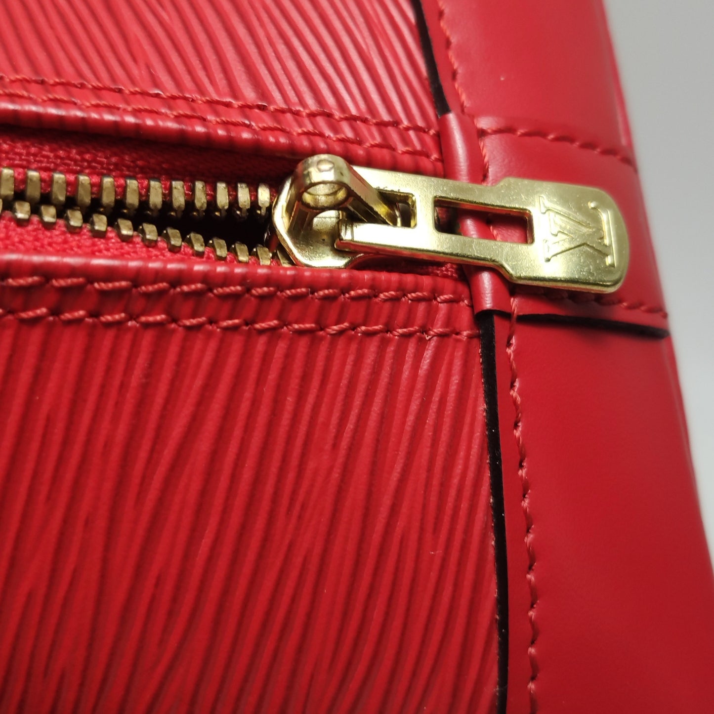 Louis Vuitton - Alma - Leather - Red - (medium)