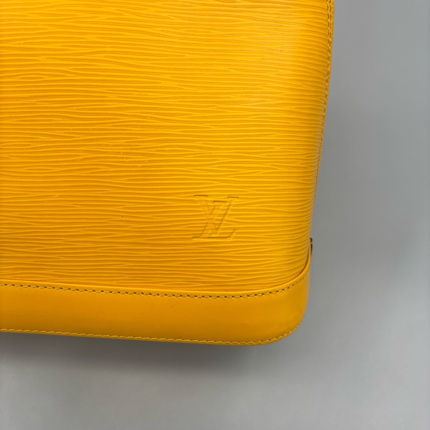 Louis Vuitton - Alma - Leather - Yellow - (medium)