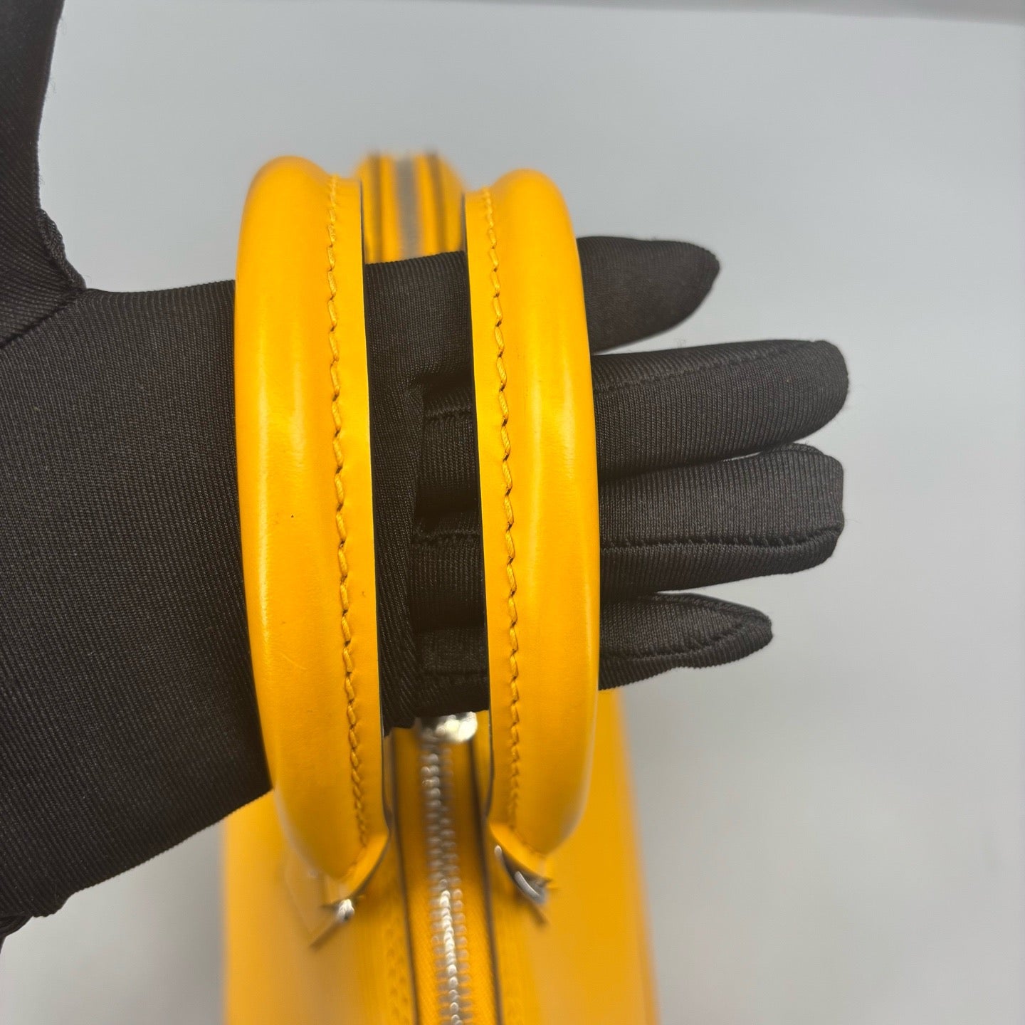 Louis Vuitton - Alma - Leather - Yellow - (medium)