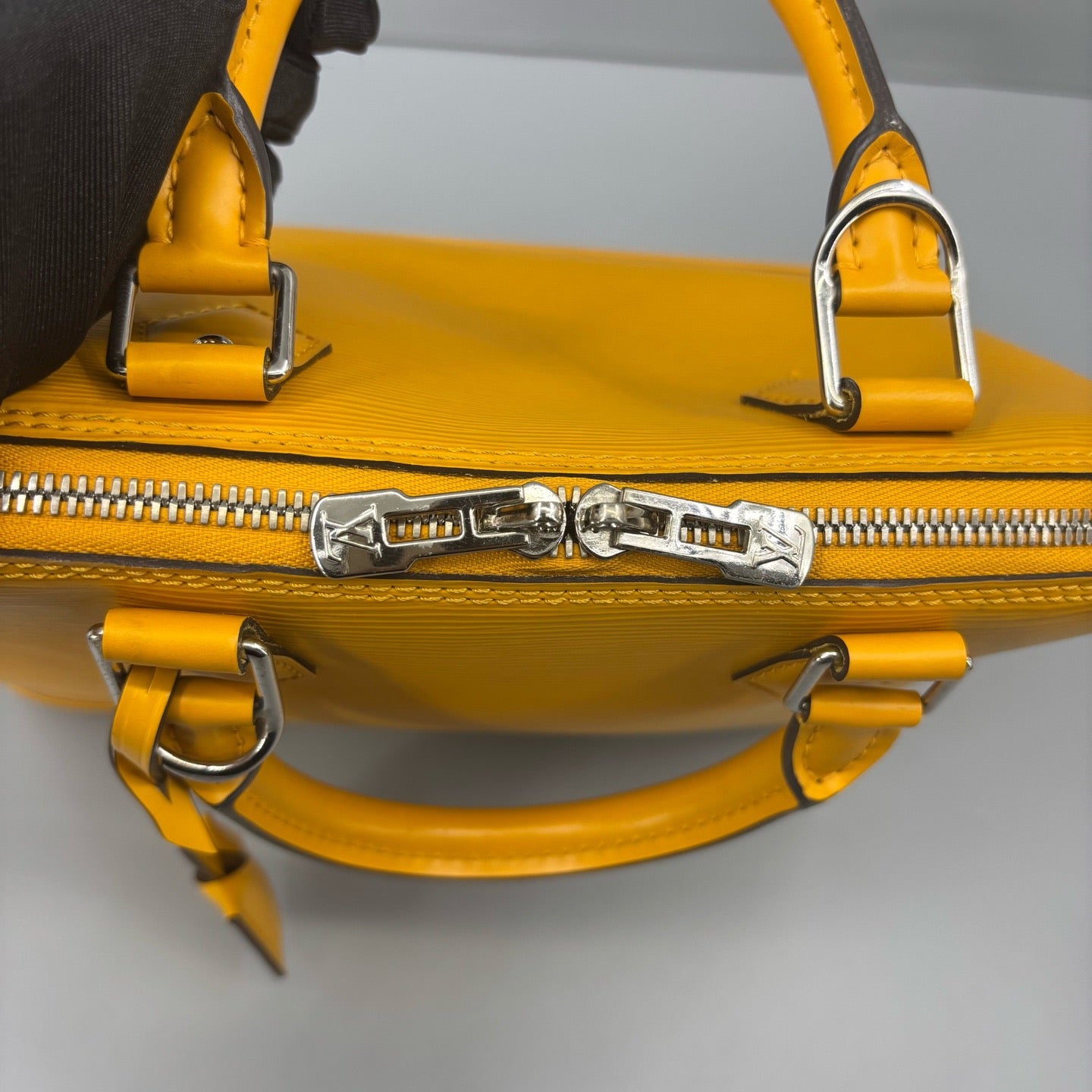 Louis Vuitton - Alma - Leather - Yellow - (medium)
