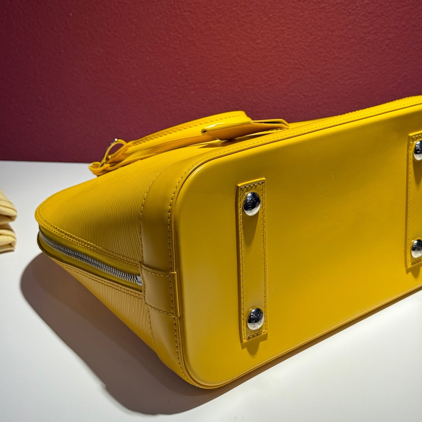 Louis Vuitton - Alma - Leather - Yellow - (Other)