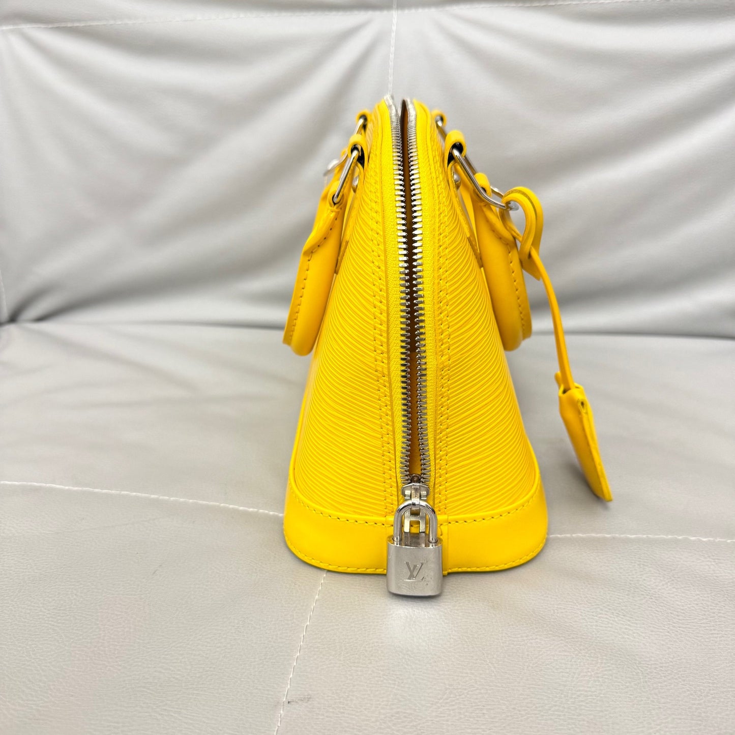Louis Vuitton - Alma - Leather - Yellow - (small)