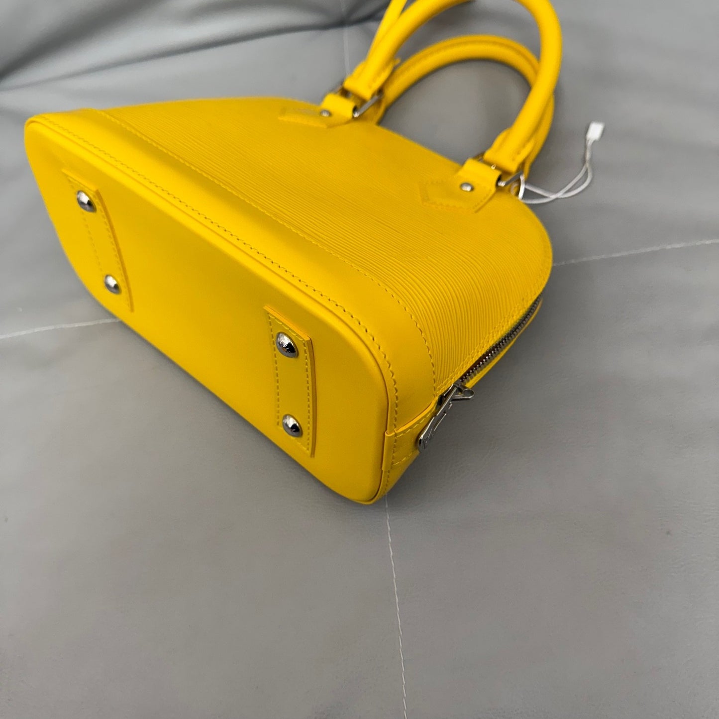 Louis Vuitton - Alma - Leather - Yellow - (small)