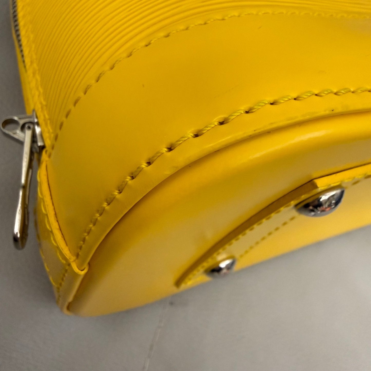 Louis Vuitton - Alma - Leather - Yellow - (small)
