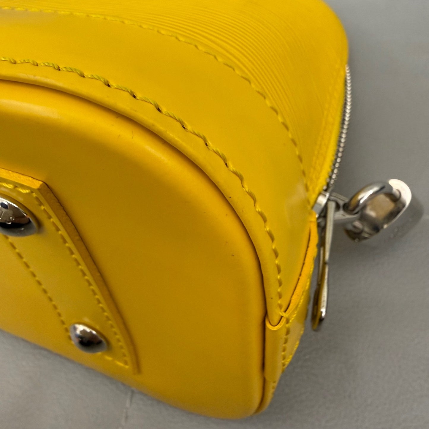 Louis Vuitton - Alma - Leather - Yellow - (small)