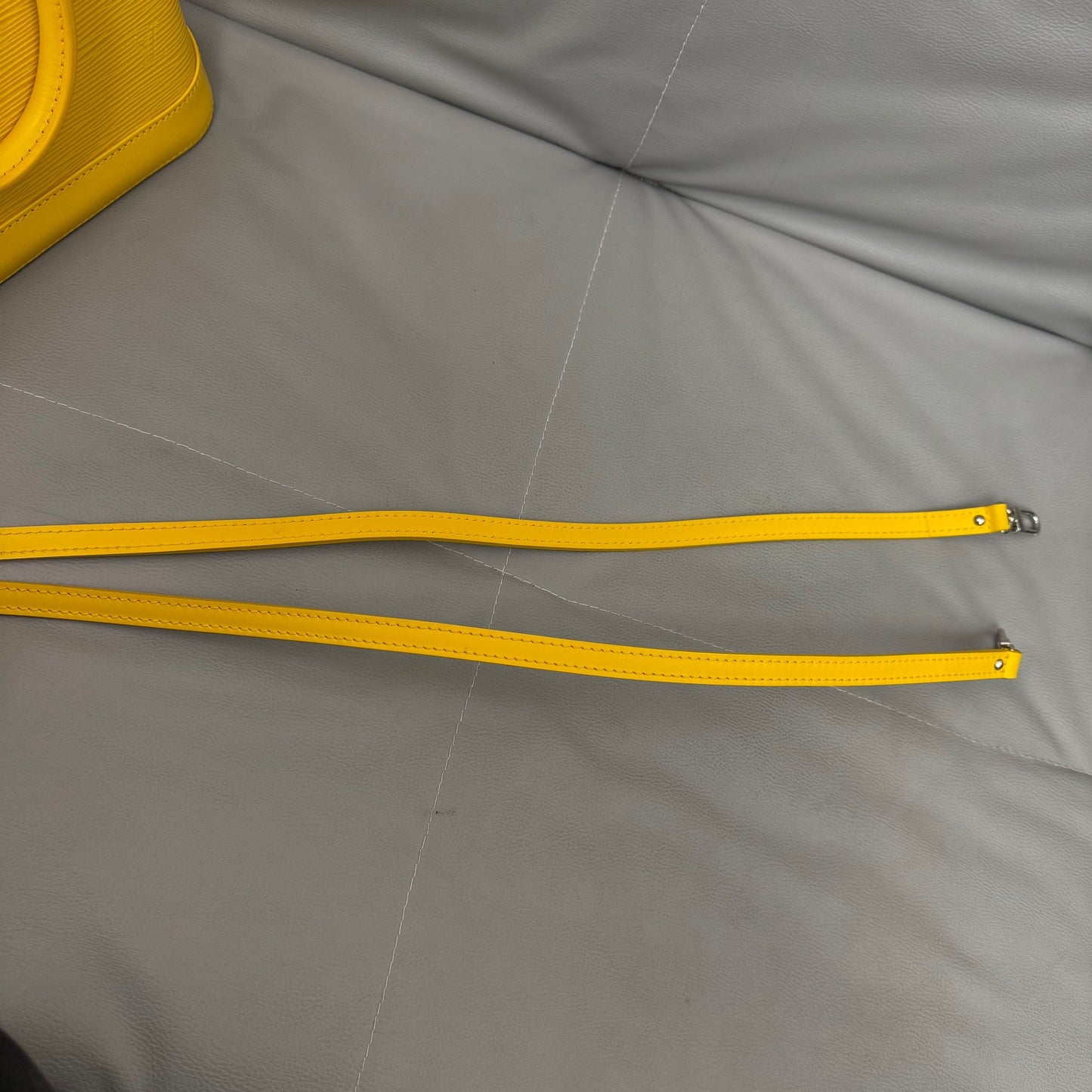 Louis Vuitton - Alma - Leather - Yellow - (small)
