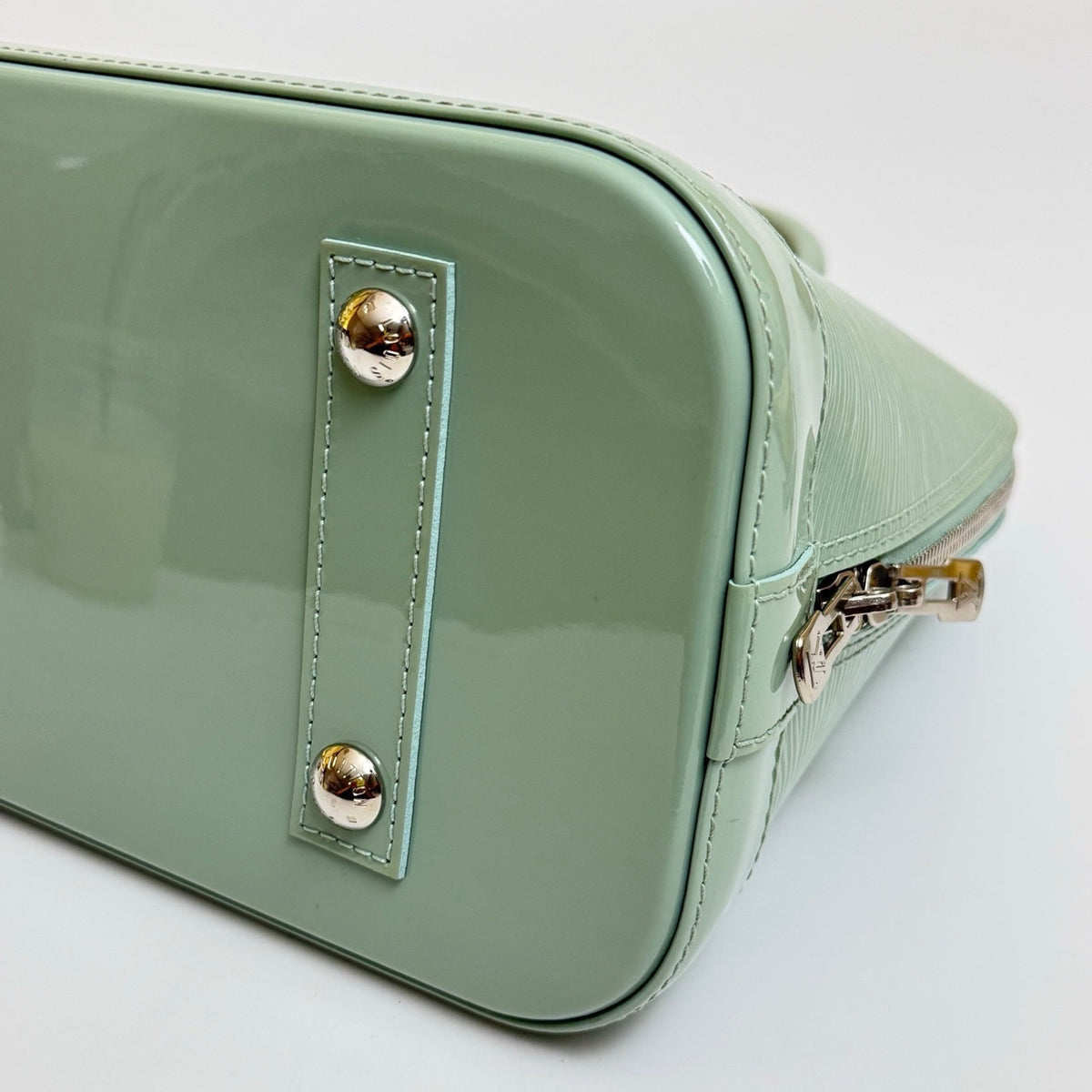 Louis Vuitton - Alma Medium - Leather - Green - (medium)