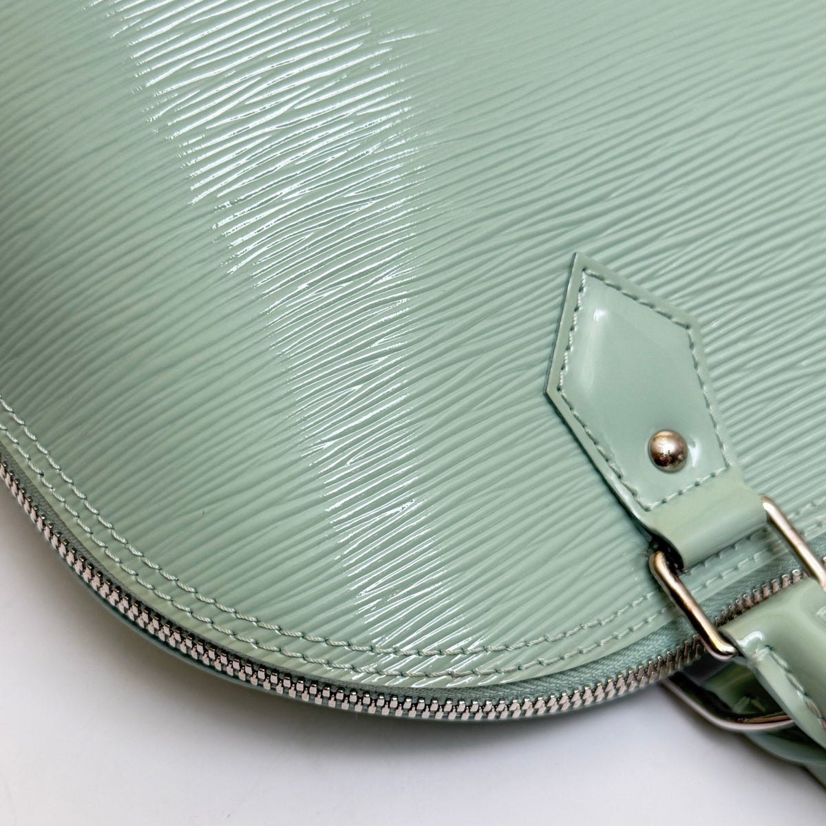 Louis Vuitton - Alma Medium - Leather - Green - (medium)
