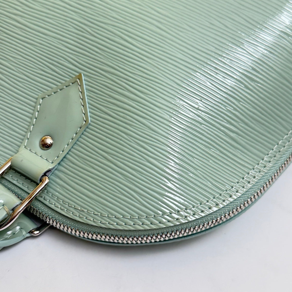 Louis Vuitton - Alma Medium - Leather - Green - (medium)