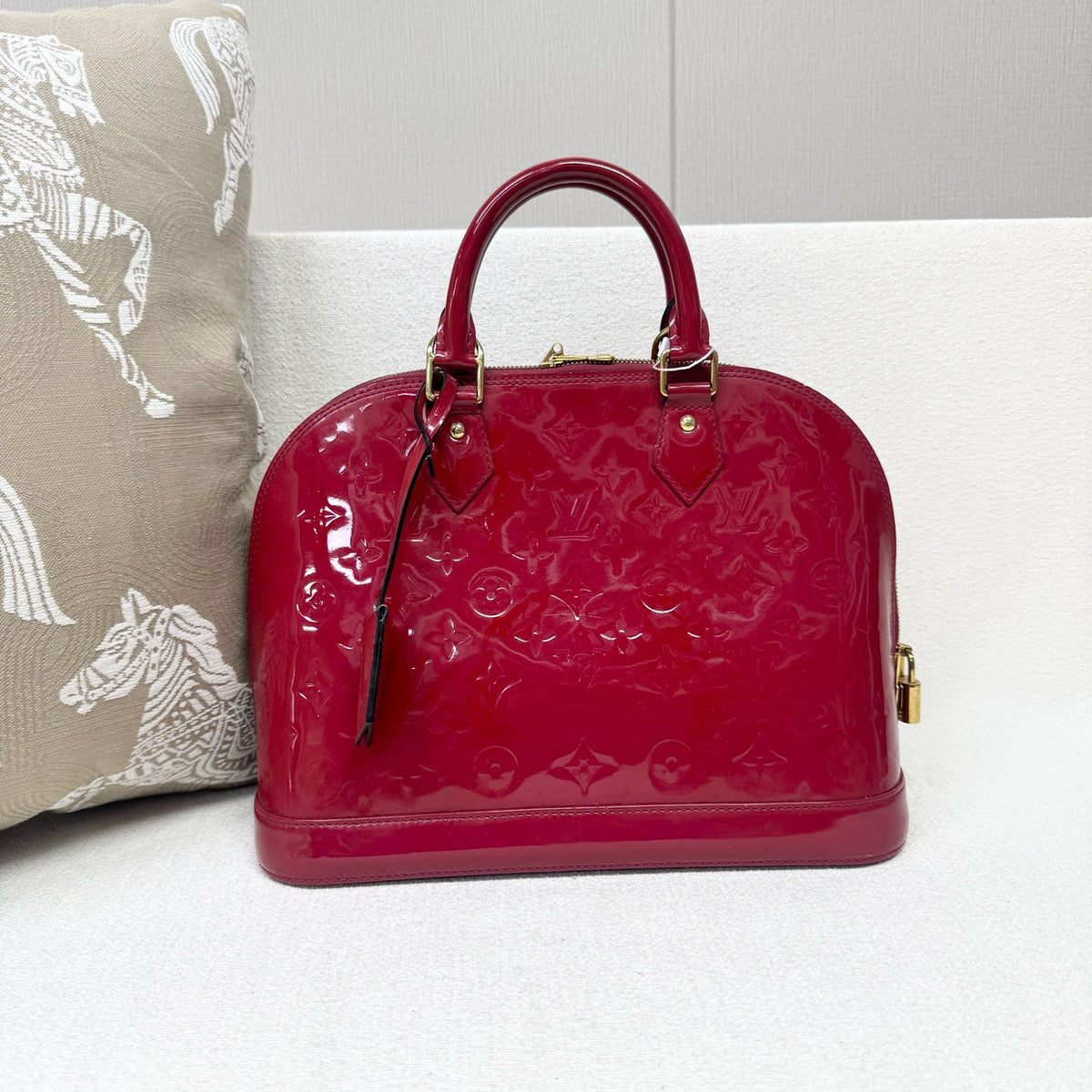 Louis Vuitton - Alma Medium - Patent leather - Red - (medium)