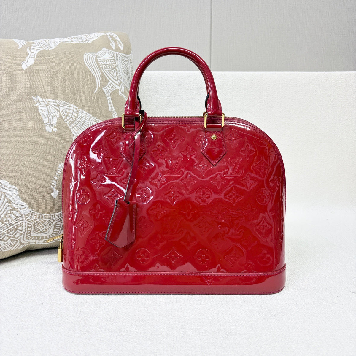 Louis Vuitton - Alma Medium - Patent leather - Red - (medium)