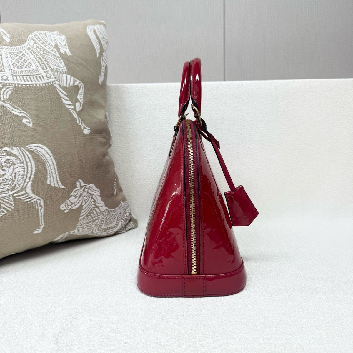 Louis Vuitton - Alma Medium - Patent leather - Red - (medium)