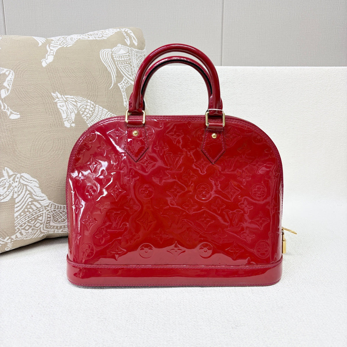 Louis Vuitton - Alma Medium - Patent leather - Red - (medium)
