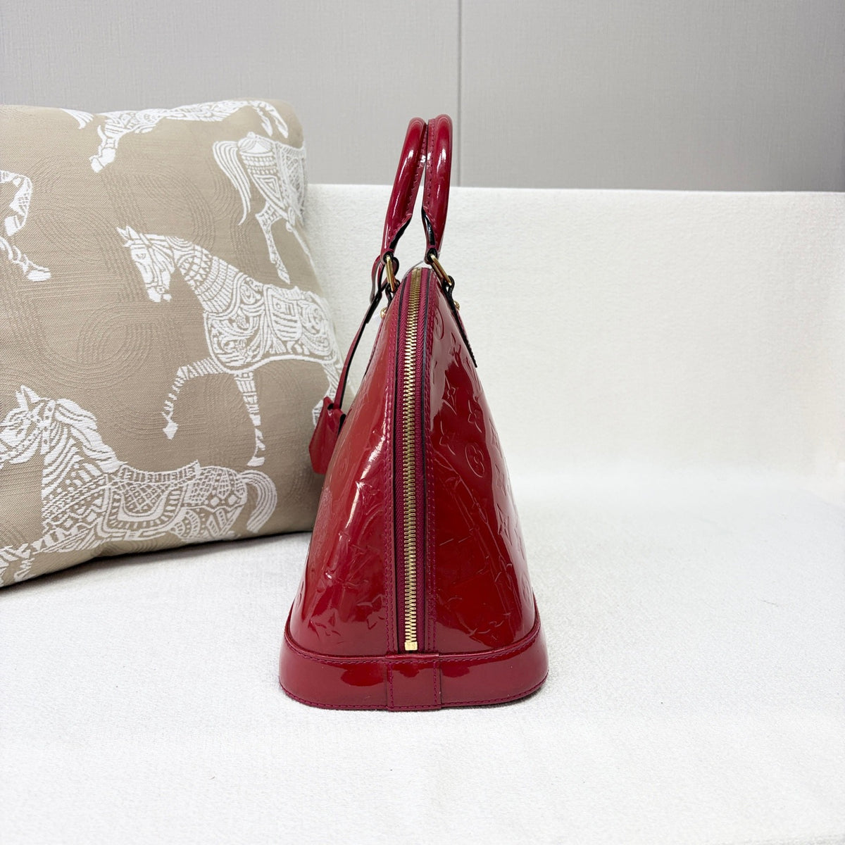 Louis Vuitton - Alma Medium - Patent leather - Red - (medium)