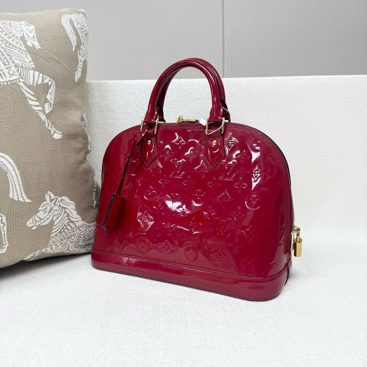 Louis Vuitton - Alma Medium - Patent leather - Red - (medium)