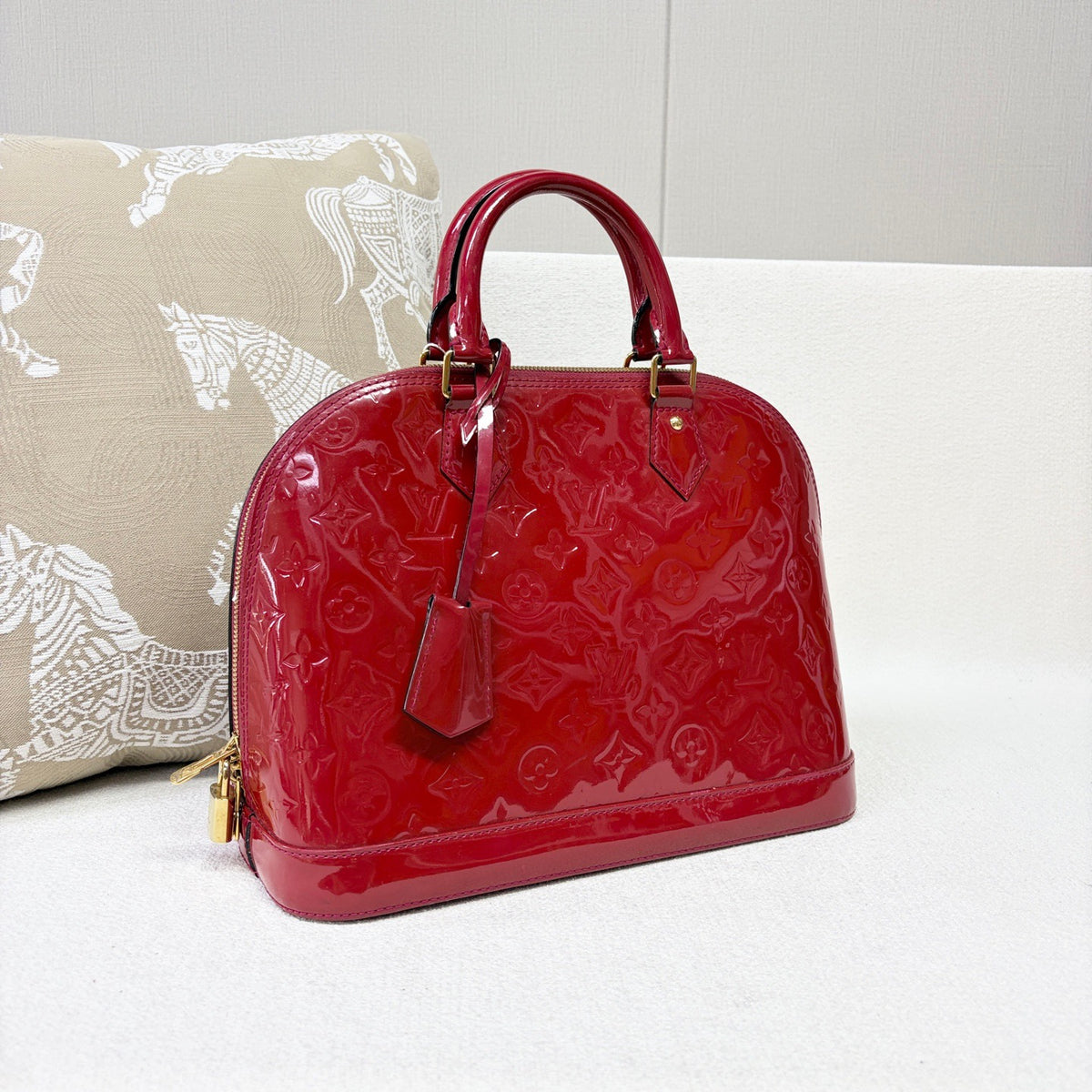 Louis Vuitton - Alma Medium - Patent leather - Red - (medium)