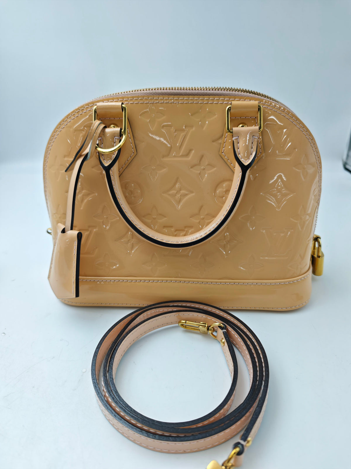 Louis Vuitton - Alma - Patent leather - Beige