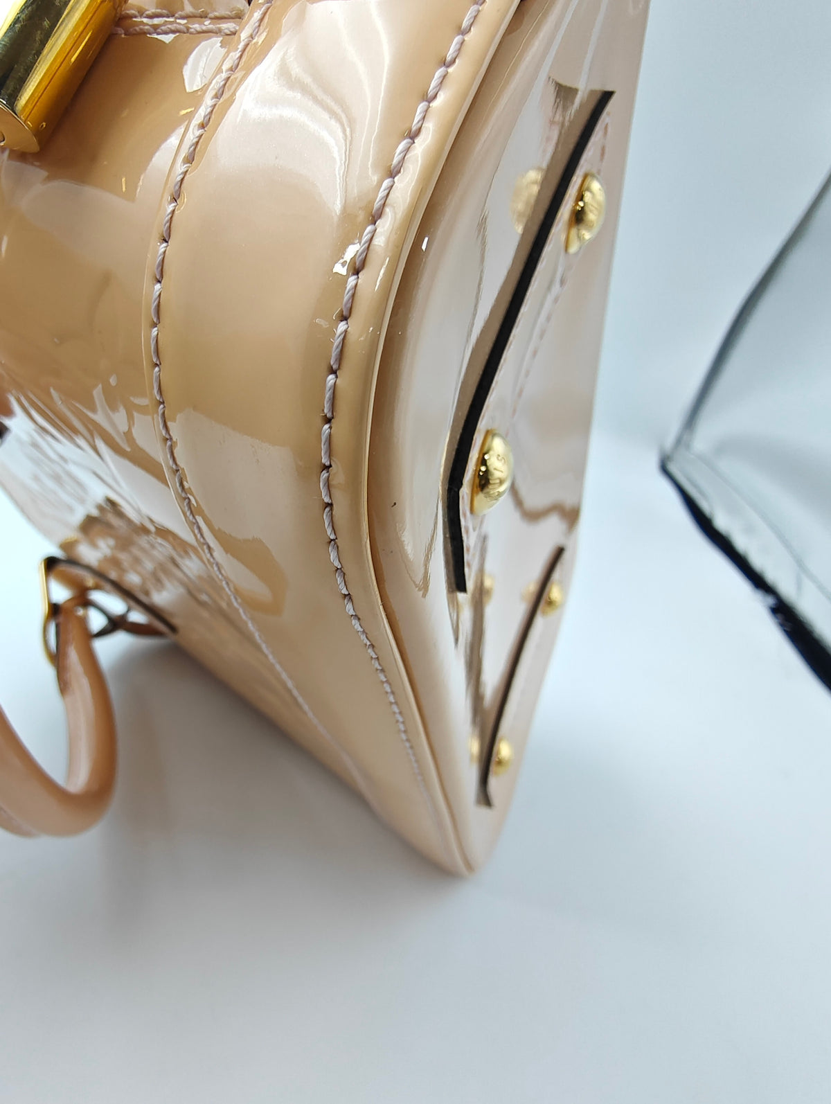 Louis Vuitton - Alma - Patent leather - Beige