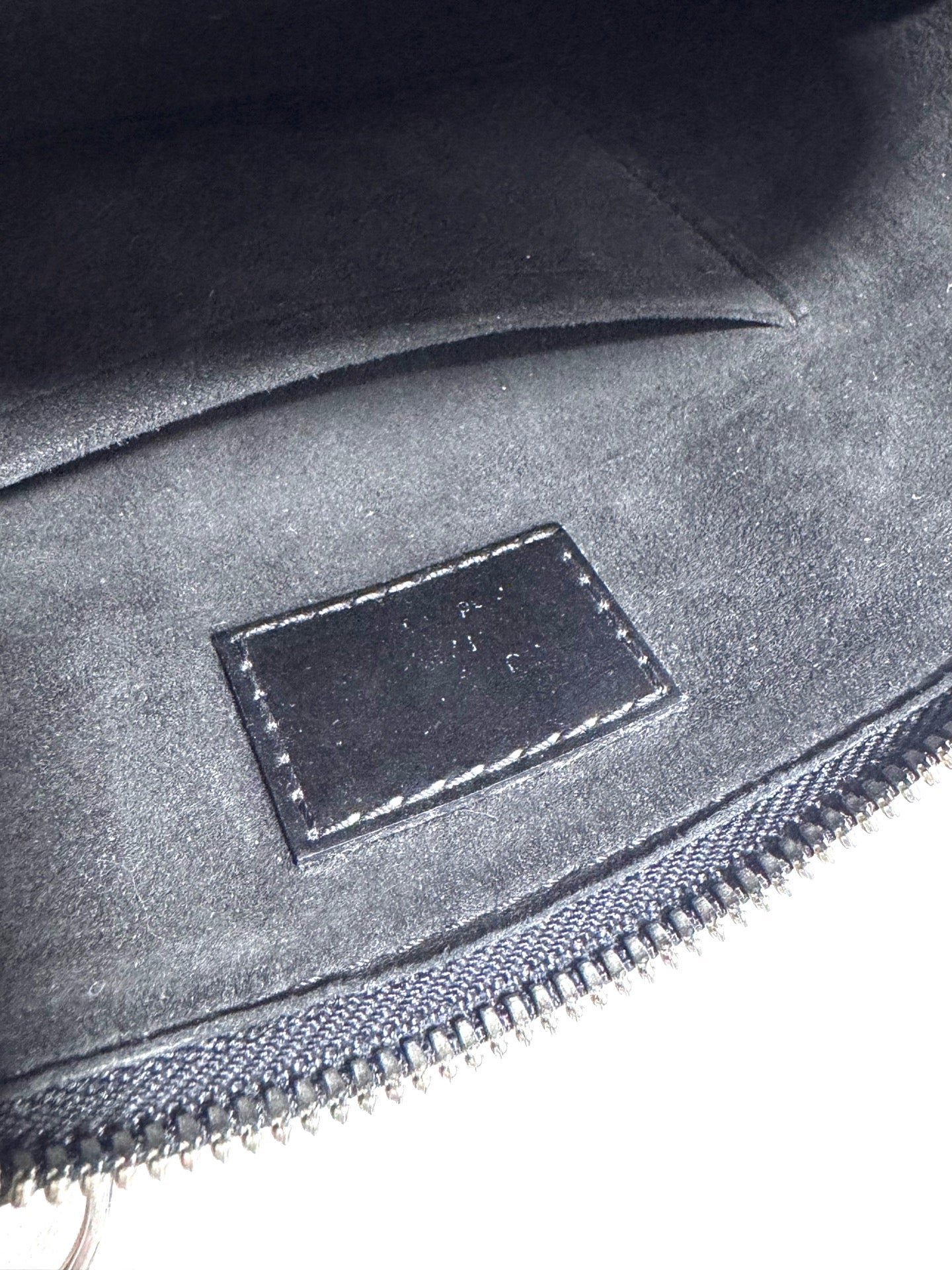 Louis Vuitton - Alma - Patent leather - Black - (PM)