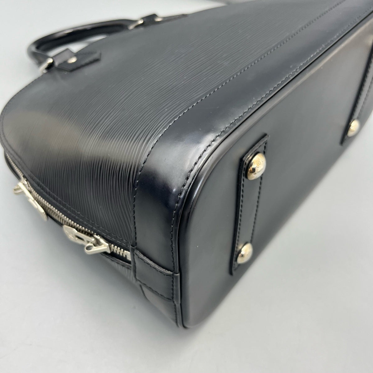 Louis Vuitton - Alma PM - Leather - Black - (medium)