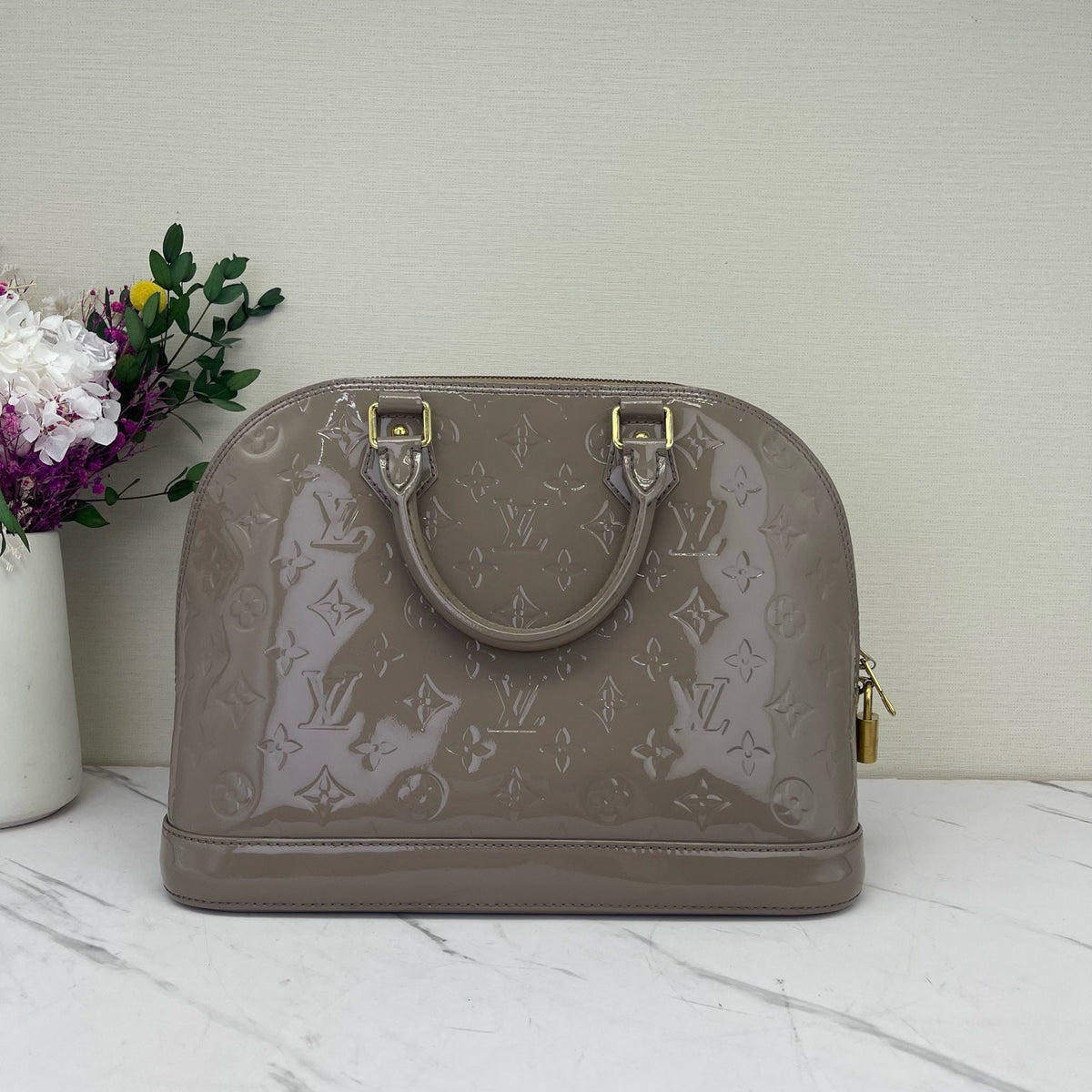 Louis Vuitton - Alma Small - Patent leather - Beige - (small)