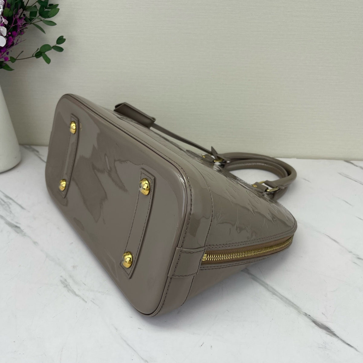 Louis Vuitton - Alma Small - Patent leather - Beige - (small)