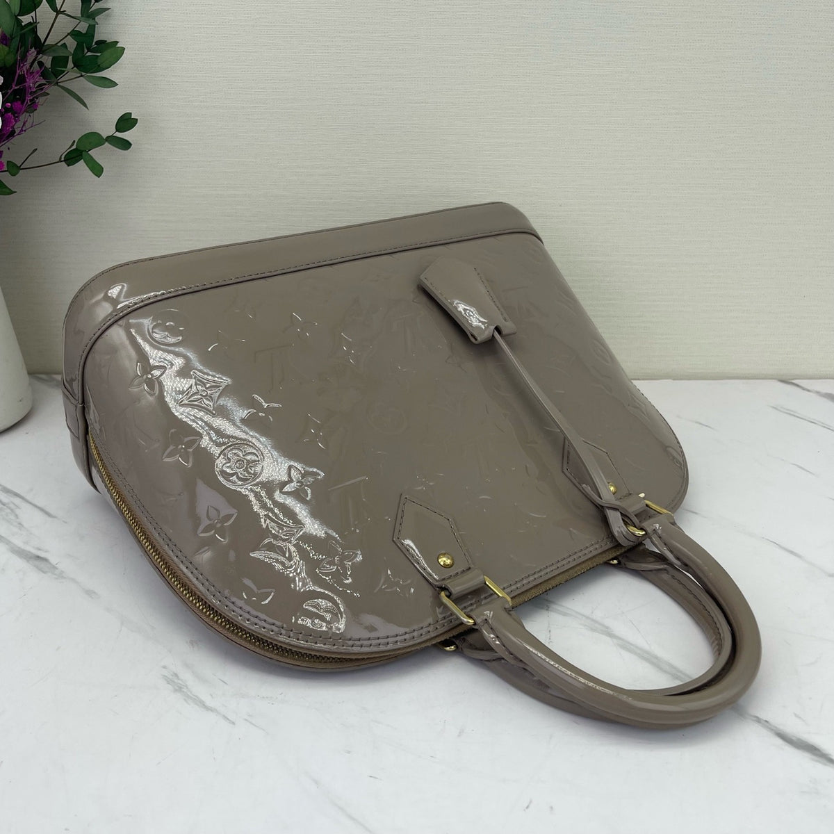 Louis Vuitton - Alma Small - Patent leather - Beige - (small)