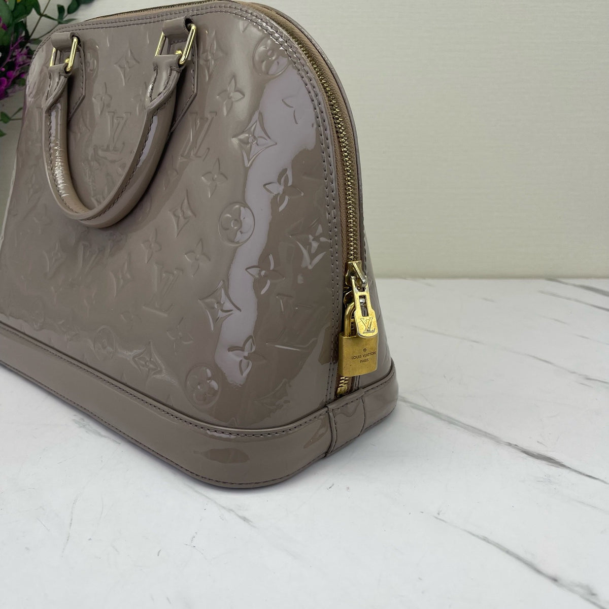Louis Vuitton - Alma Small - Patent leather - Beige - (small)