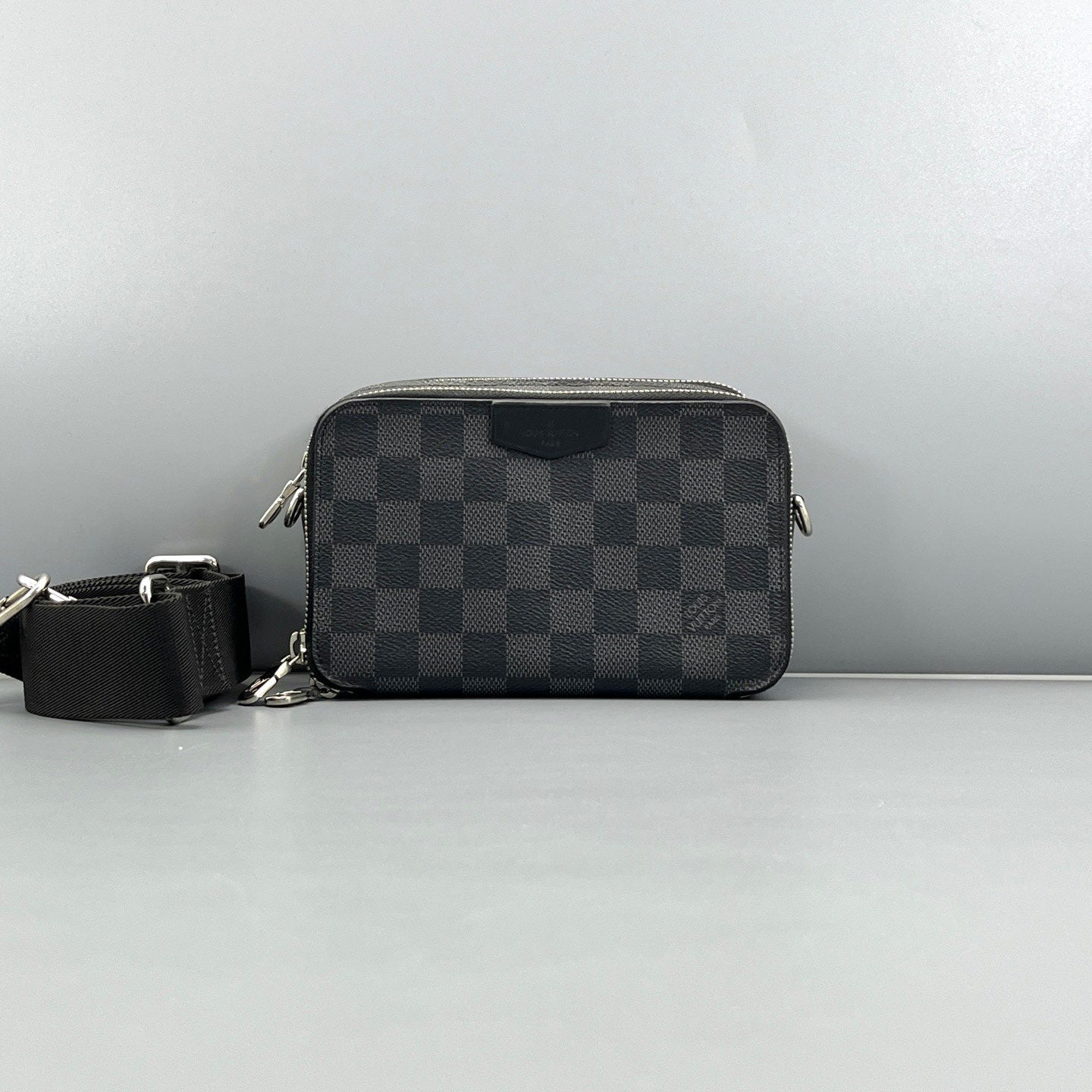 Louis Vuitton - Alpha Camera Bag - Damier Graphite coated canvas - Black - (Small)