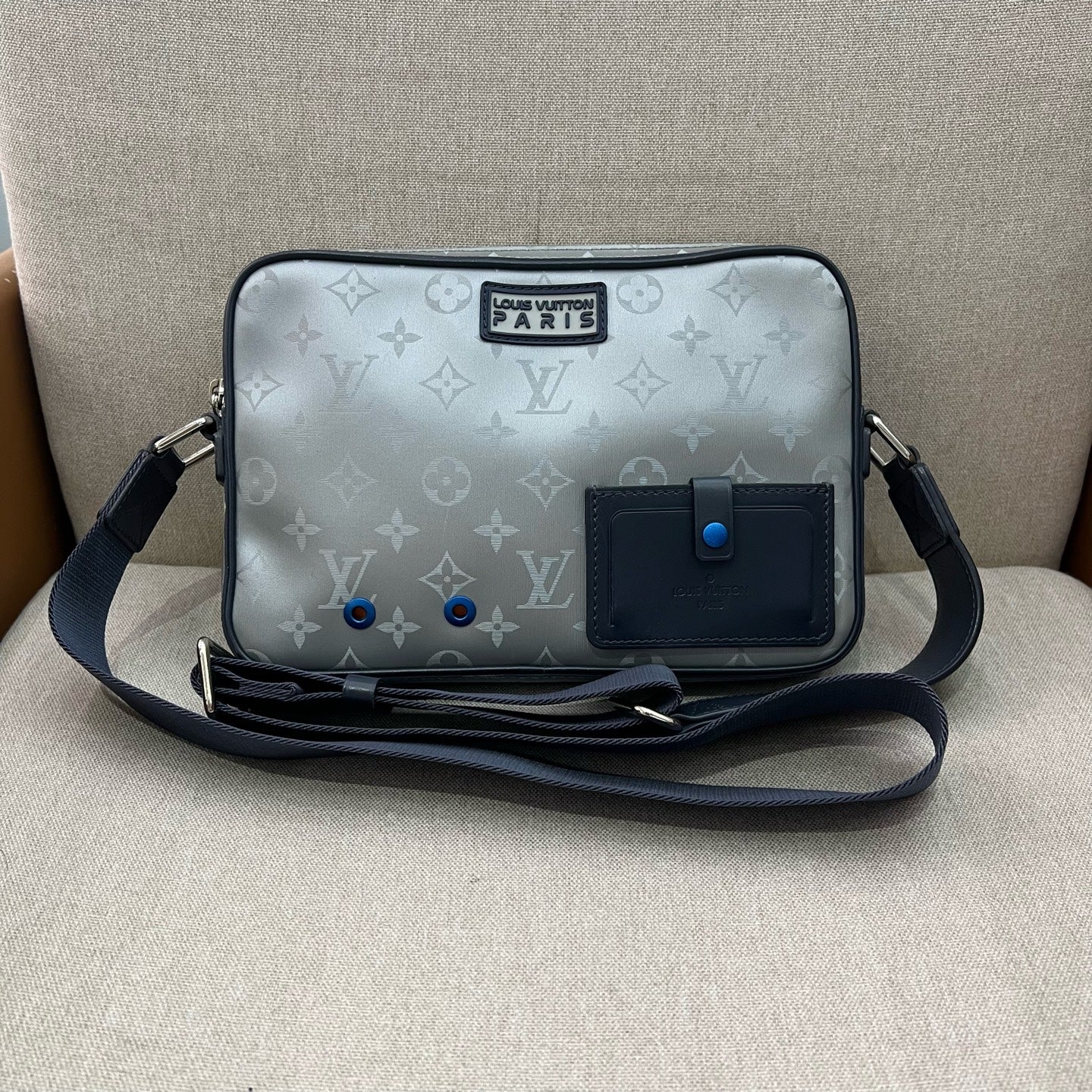 Louis Vuitton - Alpha - Synthetic - Silver - (Small)