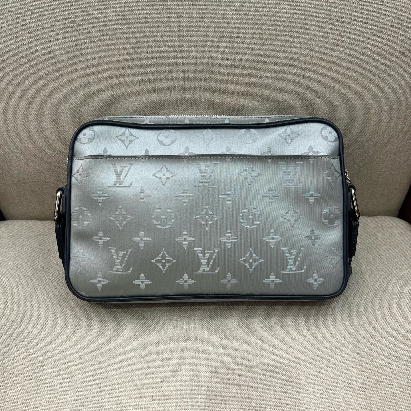 Louis Vuitton - Alpha - Synthetic - Silver - (Small)