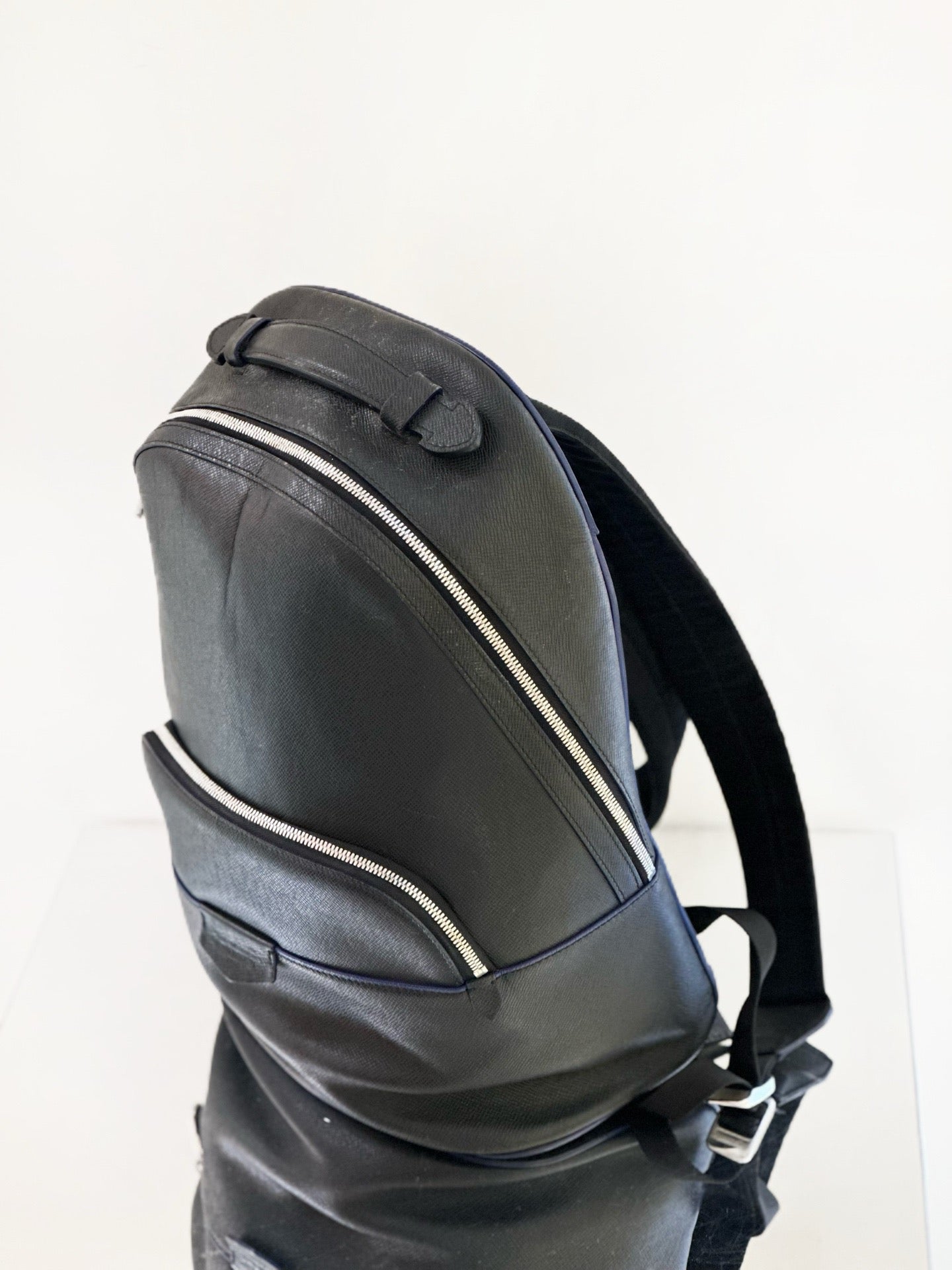 Louis Vuitton - Anton Backpack - Leather - Black - (Large)