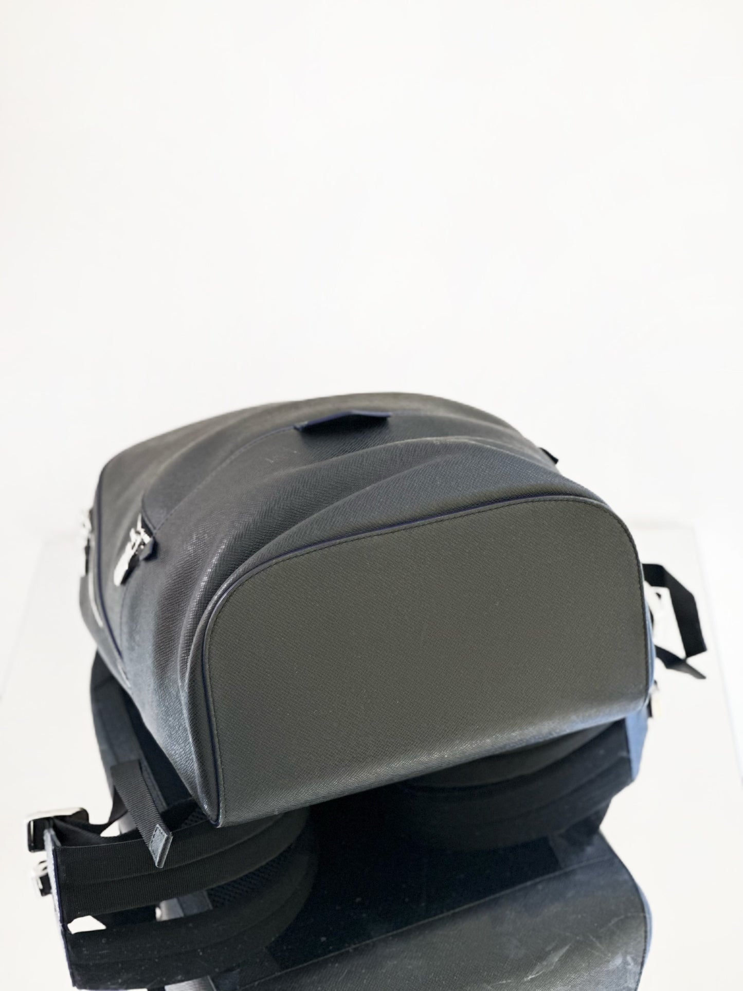 Louis Vuitton - Anton Backpack - Leather - Black - (Large)
