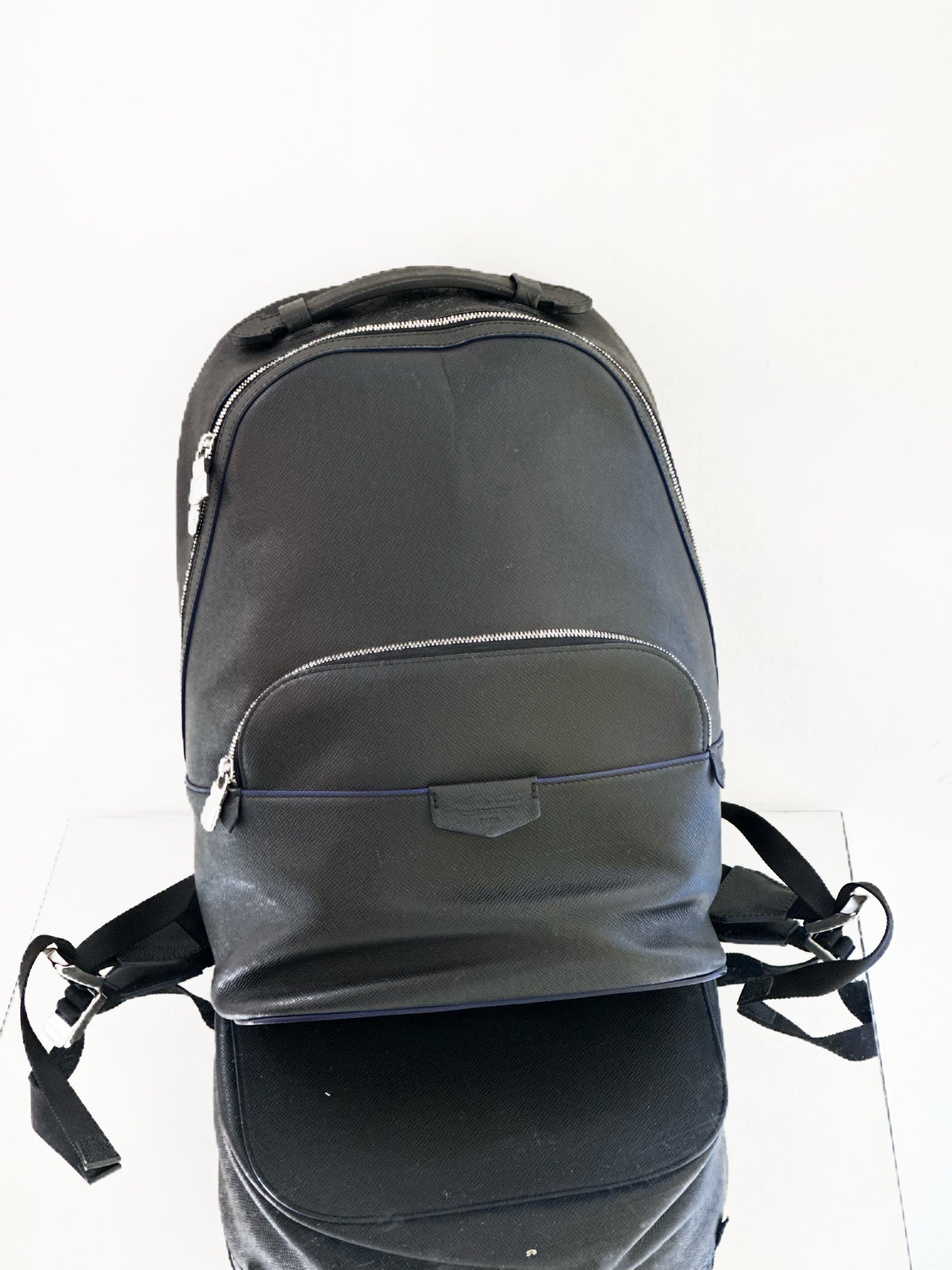 Louis Vuitton - Anton - Leather - Black - (large)