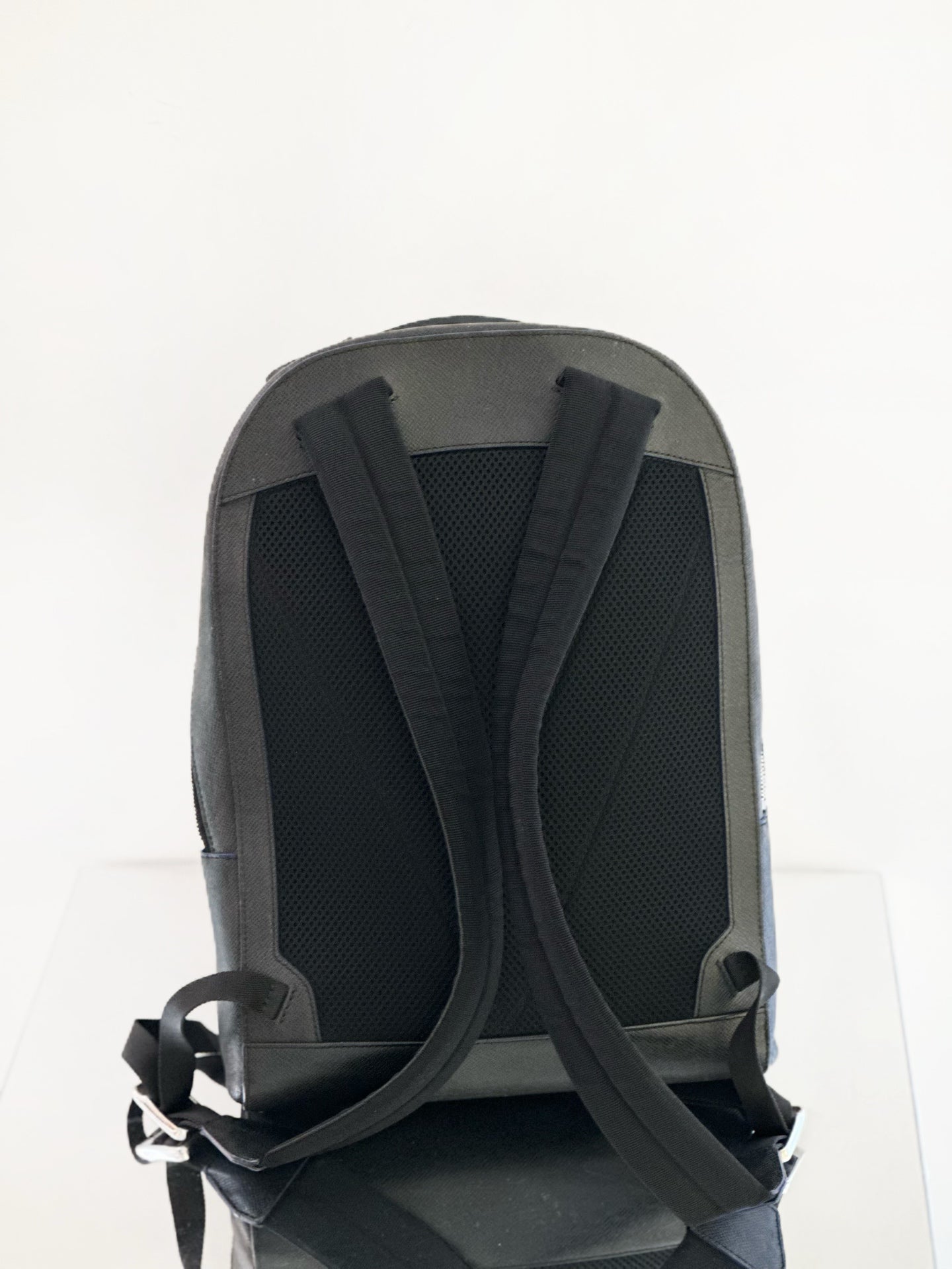 Louis Vuitton - Anton - Leather - Black - (large)