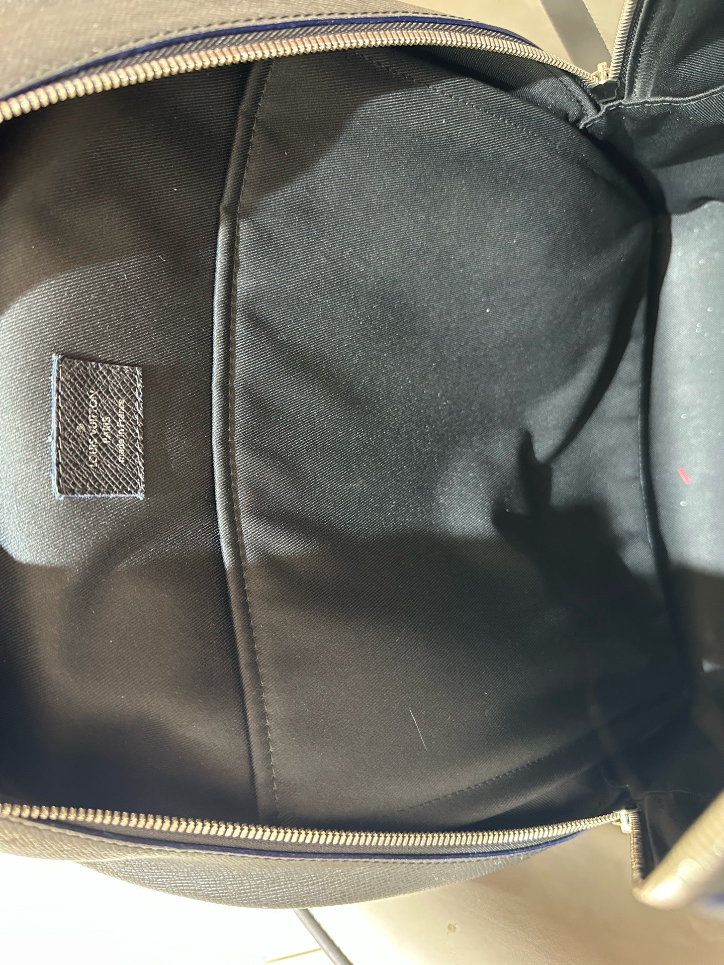 Louis Vuitton - Anton - Leather - Black - (large)