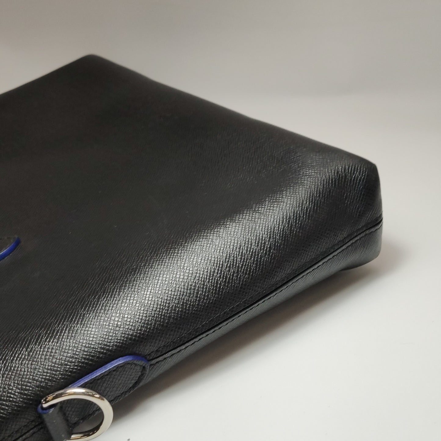 Louis Vuitton - Anton - Leather - Black - (large)