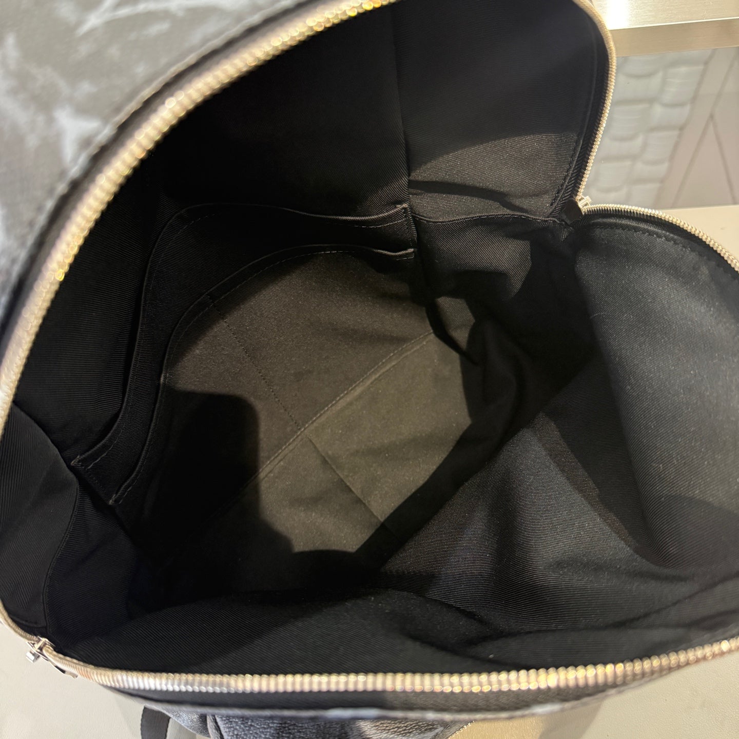 Louis Vuitton - Apollo Backpack - Coated canvas with leather trim - Black - (Medium)