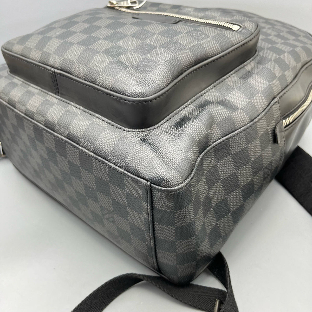 Louis Vuitton - Apollo Backpack - Synthetic - Black - (medium)