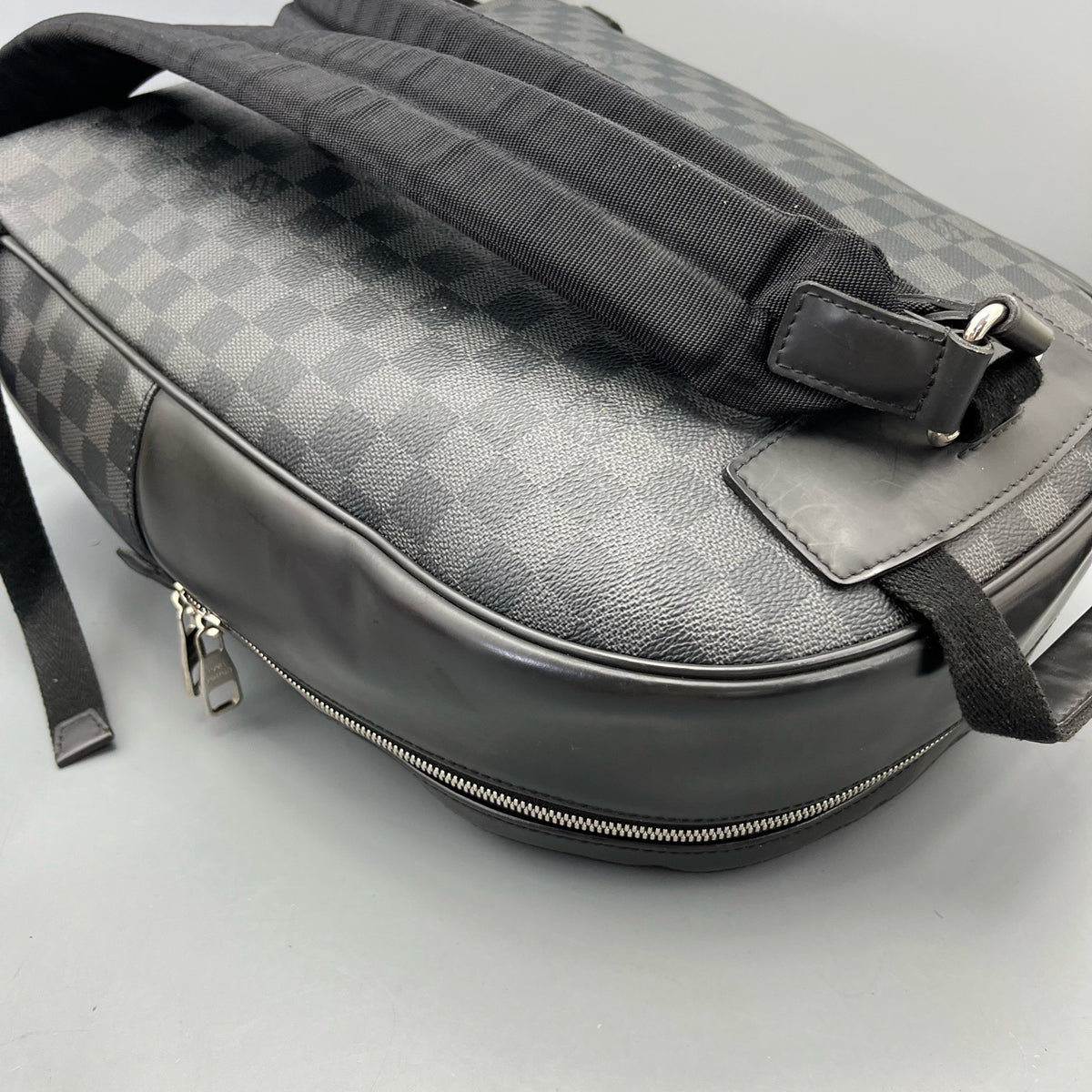 Louis Vuitton - Apollo Backpack - Synthetic - Black - (medium)