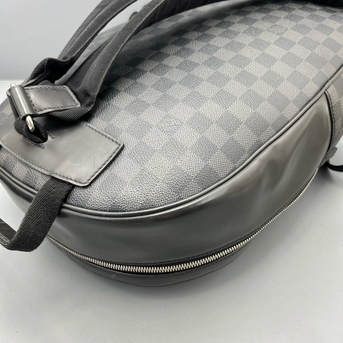 Louis Vuitton - Apollo Backpack - Synthetic - Black - (medium)