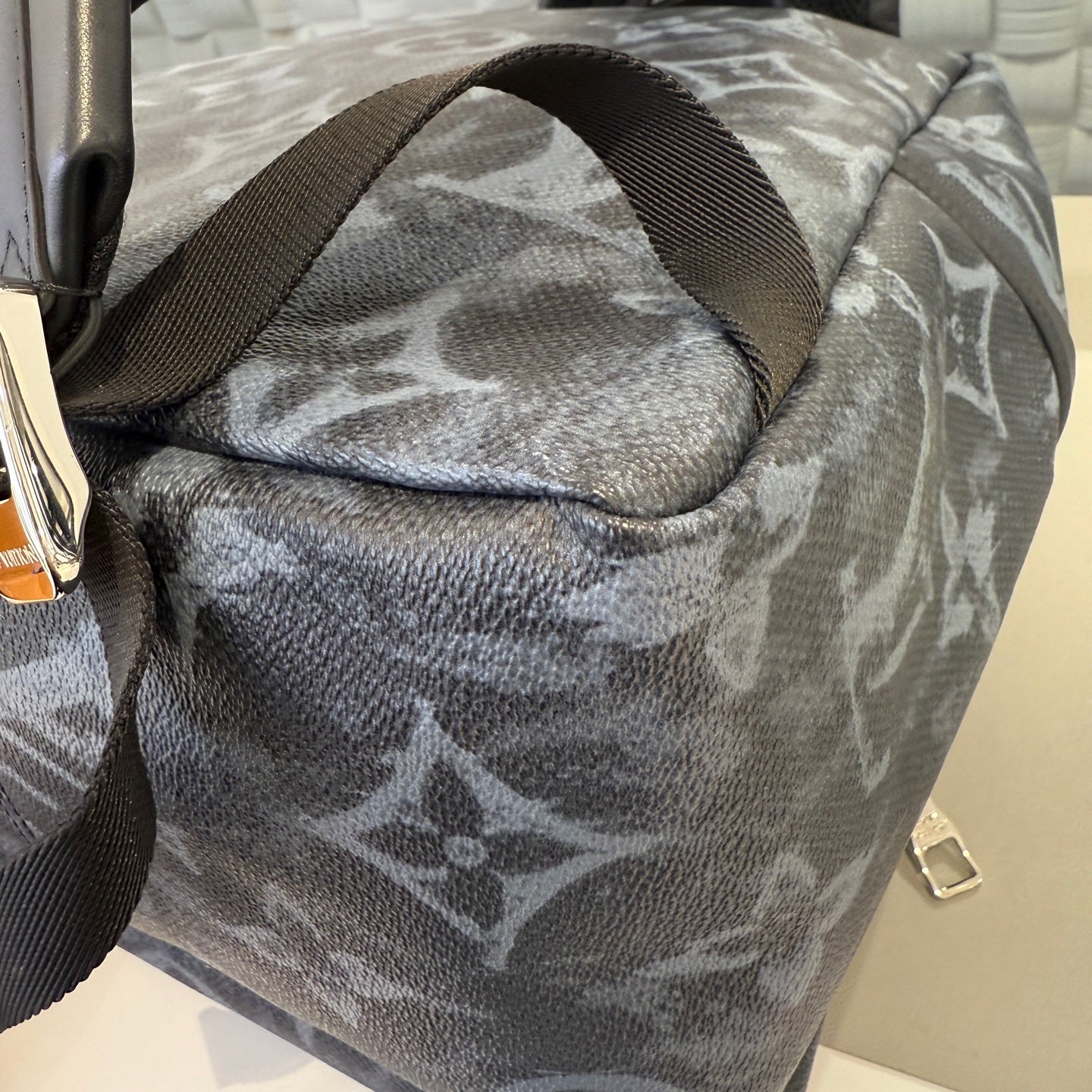 Louis Vuitton - Apollo - Synthetic - Black - (large)