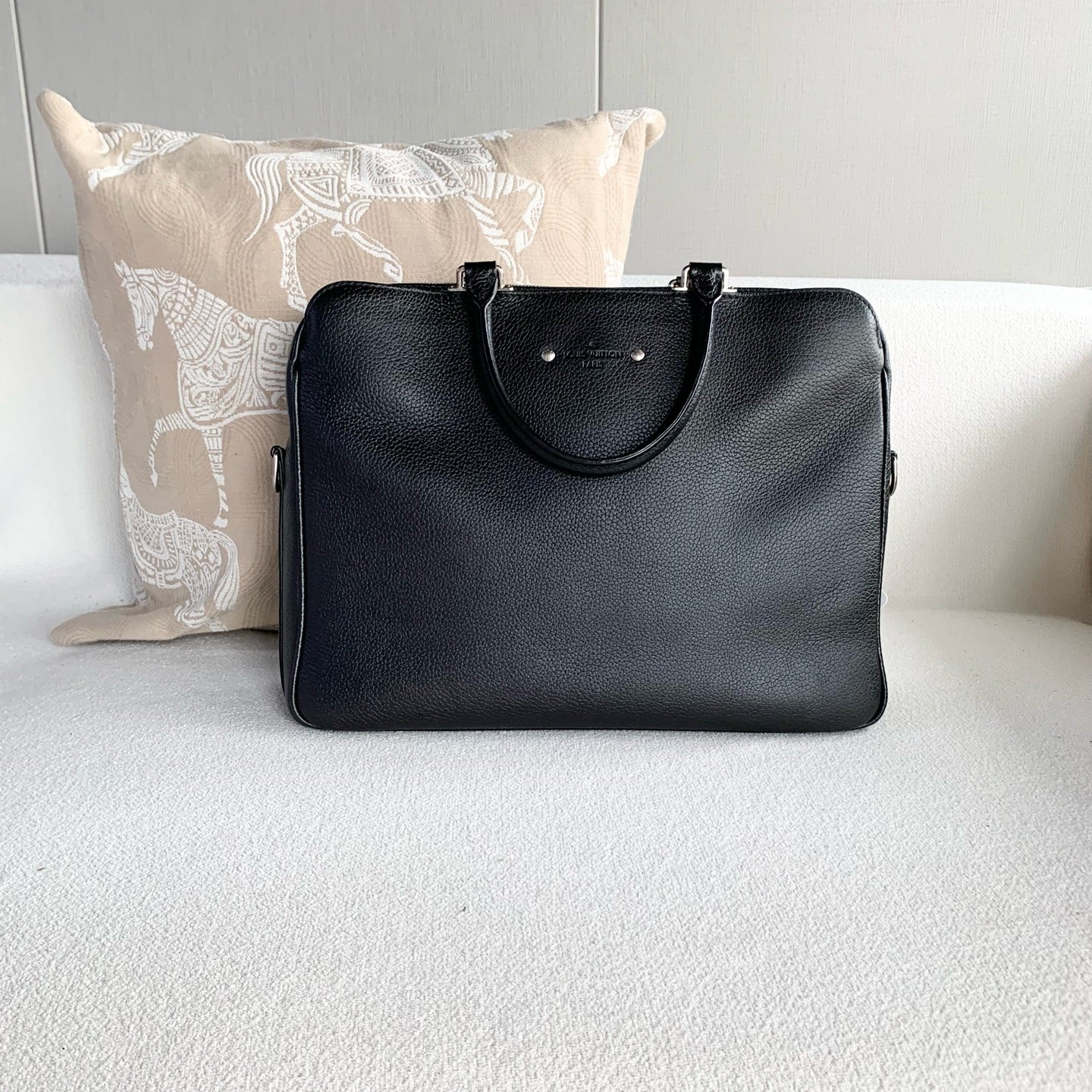 Louis Vuitton - Armand - Leather - Black - (Large)