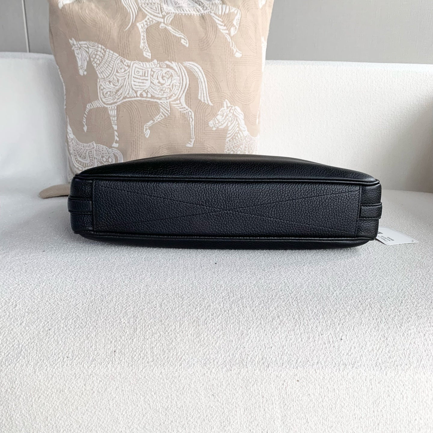 Louis Vuitton - Armand - Leather - Black - (Large)